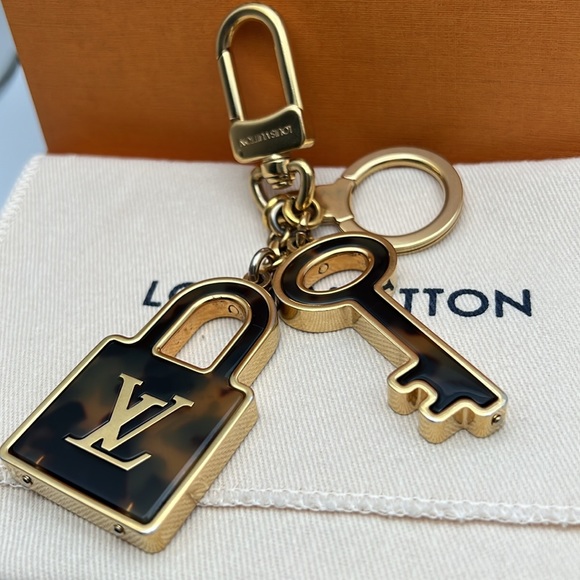 LOUIS VUITTON Porte Cles Confidence Bag Charm Key Ring Gold Metallic M65088 - Picture 3 of 17